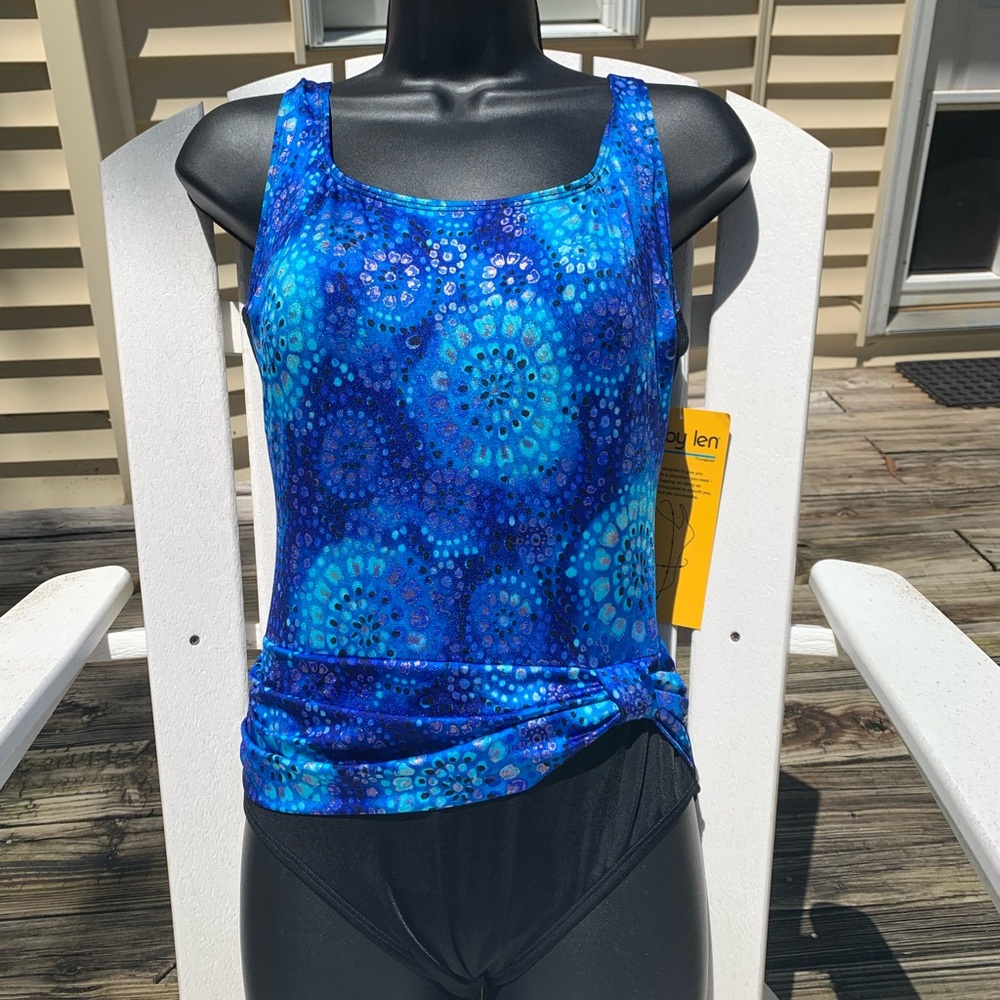 Robby Len By Longitude Womens Medallion One Piece Swimsuit longer length torso